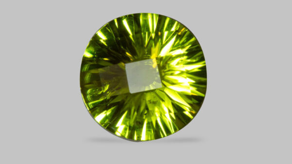 NATURAL PERIDOT 04.19 CARATS(04.60 Ratti)